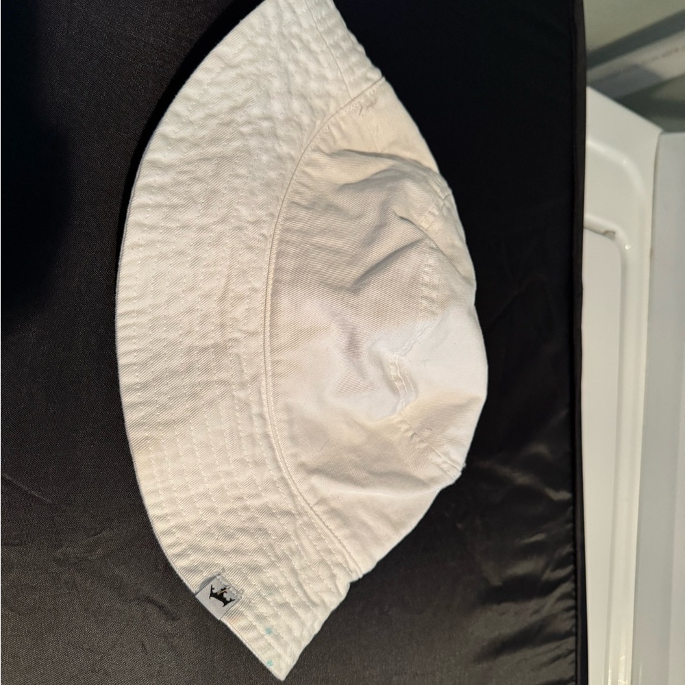 Onate KINDS White Bucket Hat